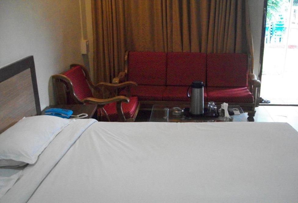 7 Apple Resort Lonavala Oda fotoğraf